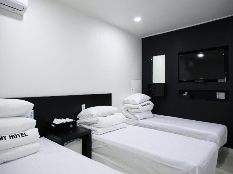 Ekonomy Hotel クミ エクステリア 写真