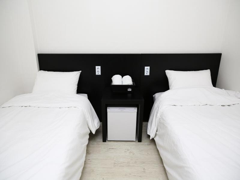 Ekonomy Hotel クミ エクステリア 写真